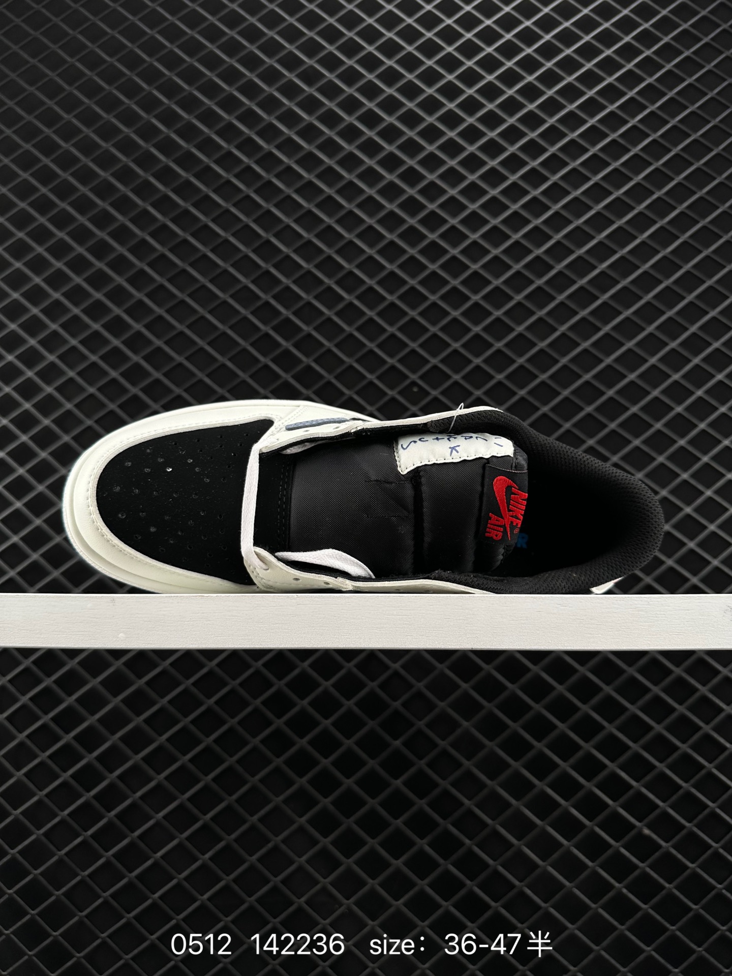 Travis Scott x Air Jordan 1 ” Reverse Mocha “